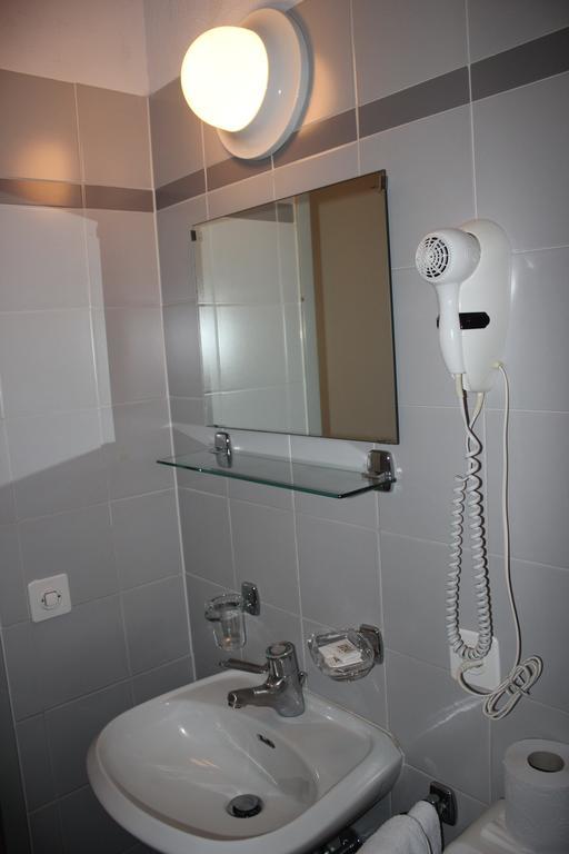 Garni Bar Sport Bed & Breakfast Mendrisio Room photo